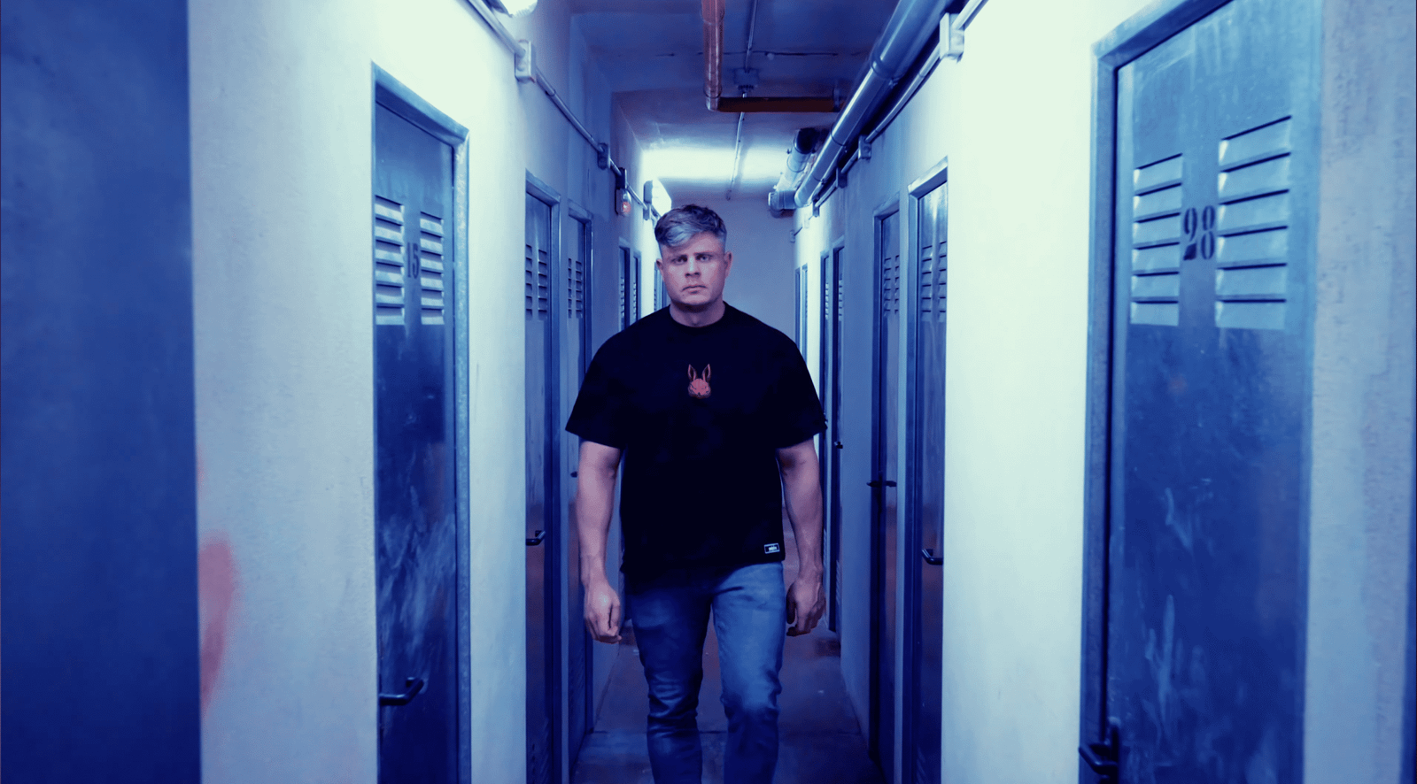Konstantin Timashev durante el rodaje del videoclip de Wrong Sequence